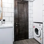 شقة дворівнева для 4 гостей 32г-2 *